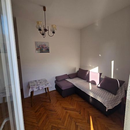 Apartment Tome Биоград на Мору Екстериор снимка