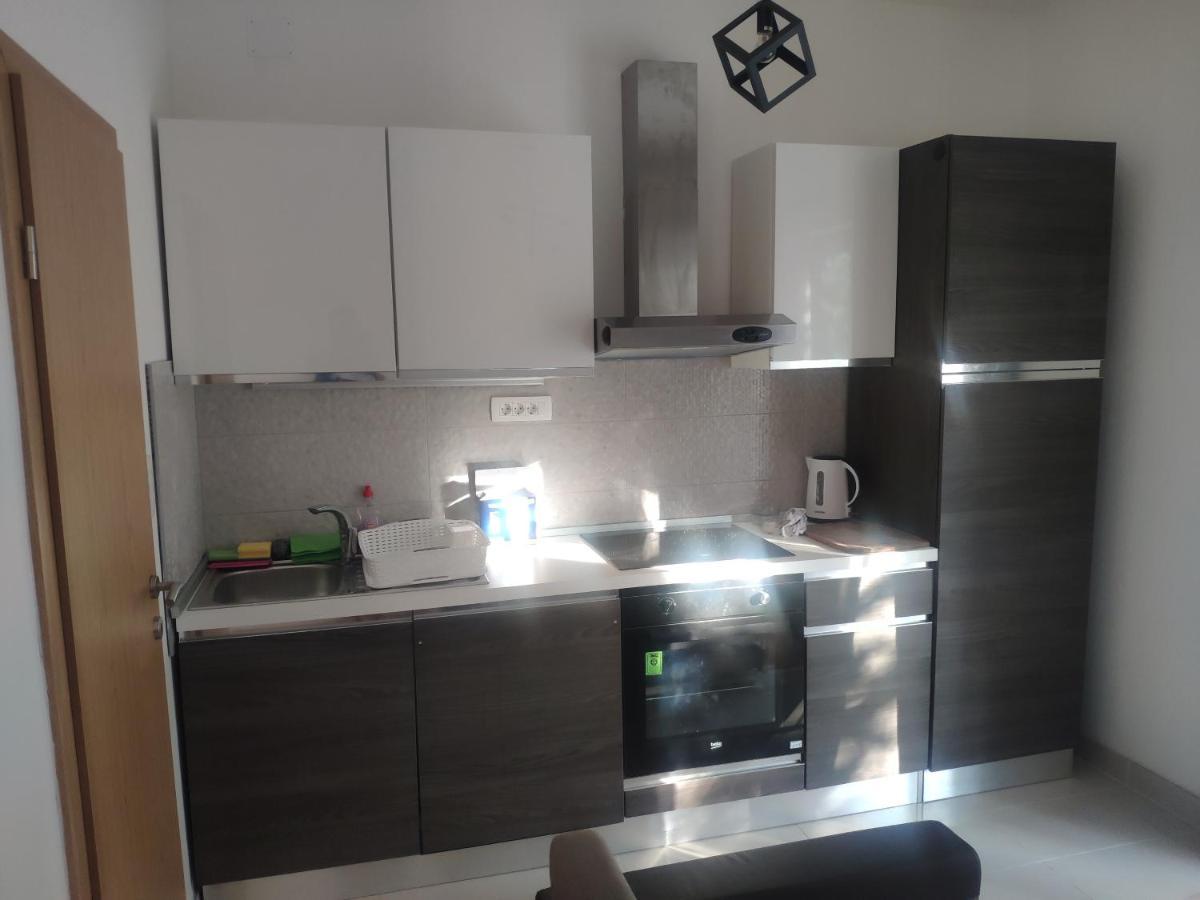 Apartment Tome Биоград на Мору Екстериор снимка
