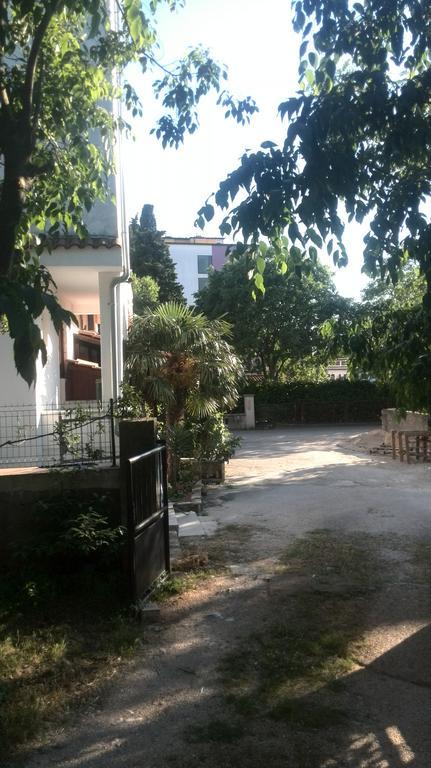 Apartment Tome Биоград на Мору Екстериор снимка