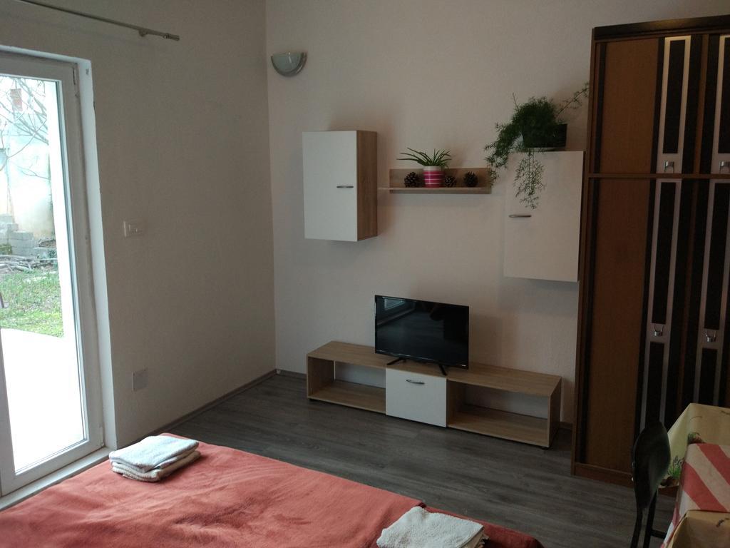 Apartment Tome Биоград на Мору Екстериор снимка